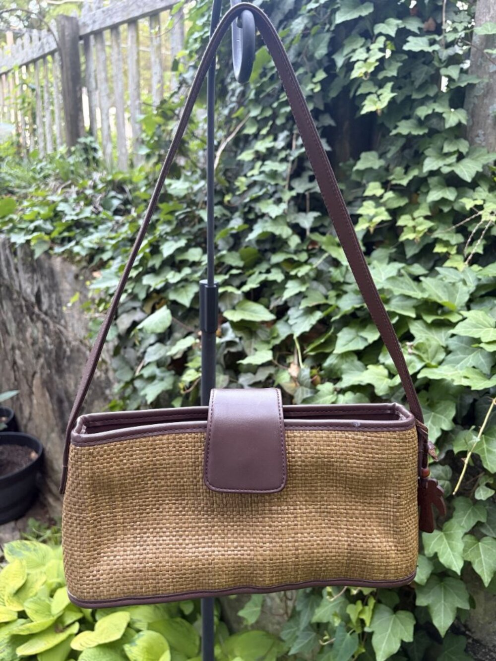 Liz Claiborne Straw Baguette Bag Y2K Woven Palm Tree Charm Boho Neutral 00s VTG